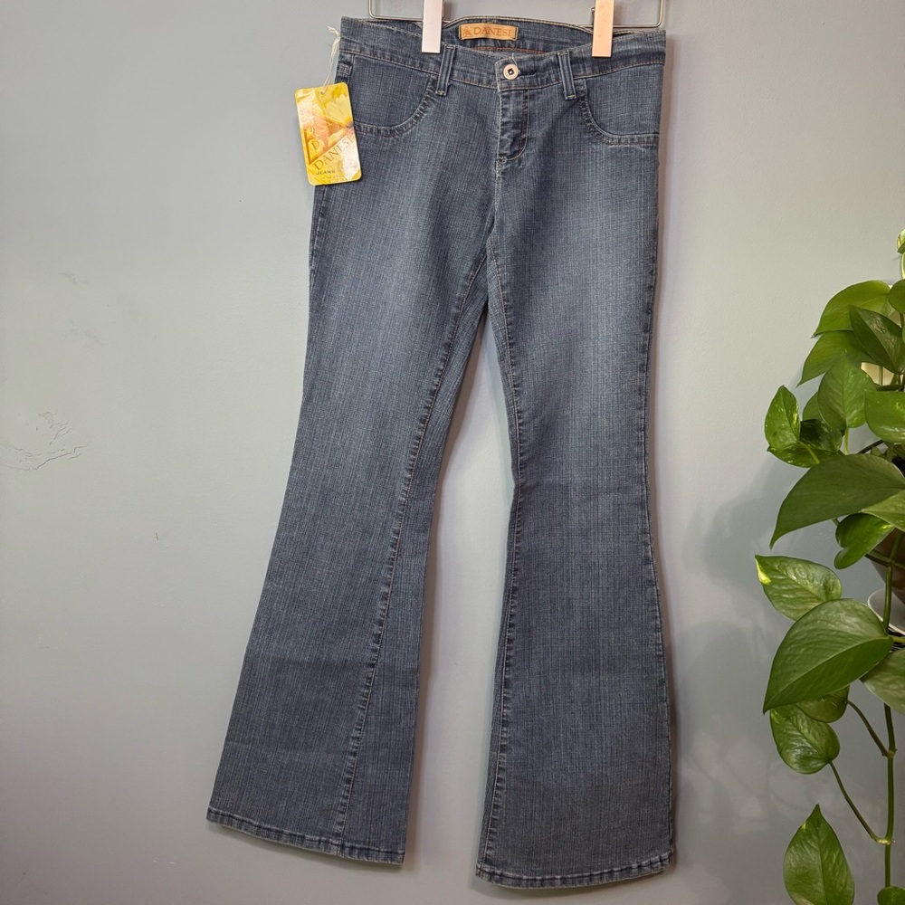 Danesi Low Rise Flare Jeans with Embellishments. NWT. Juniors Size 3 - Picture 15 of 15